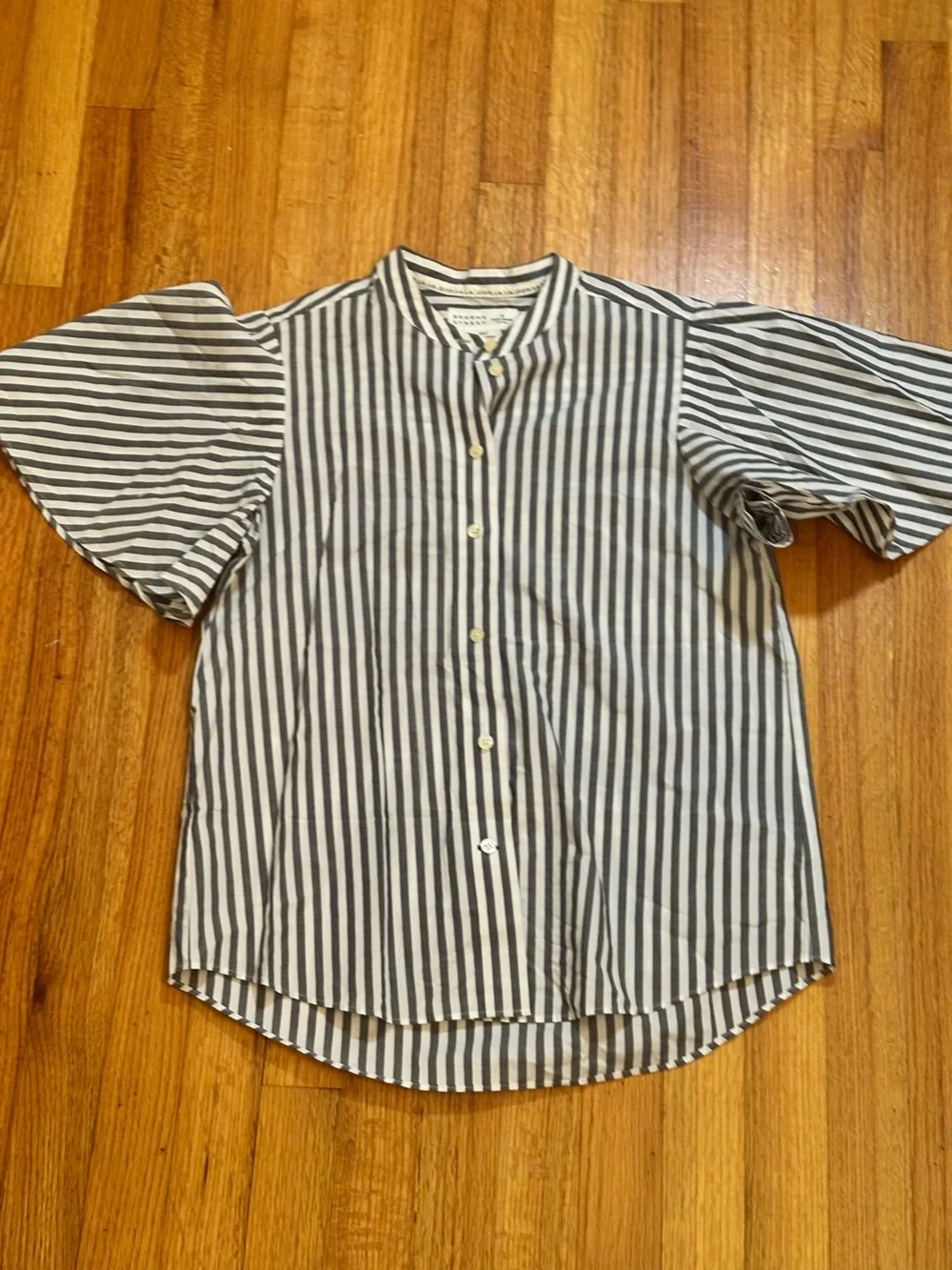 Kate Spade Broome Street Stripe Flutter Sleeve Button Down Shirt size S (j6) - Picture 3 of 11